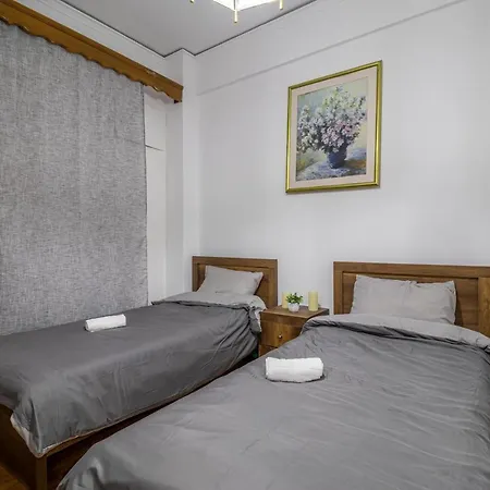 Melange In Dt Apartamento Loutráki